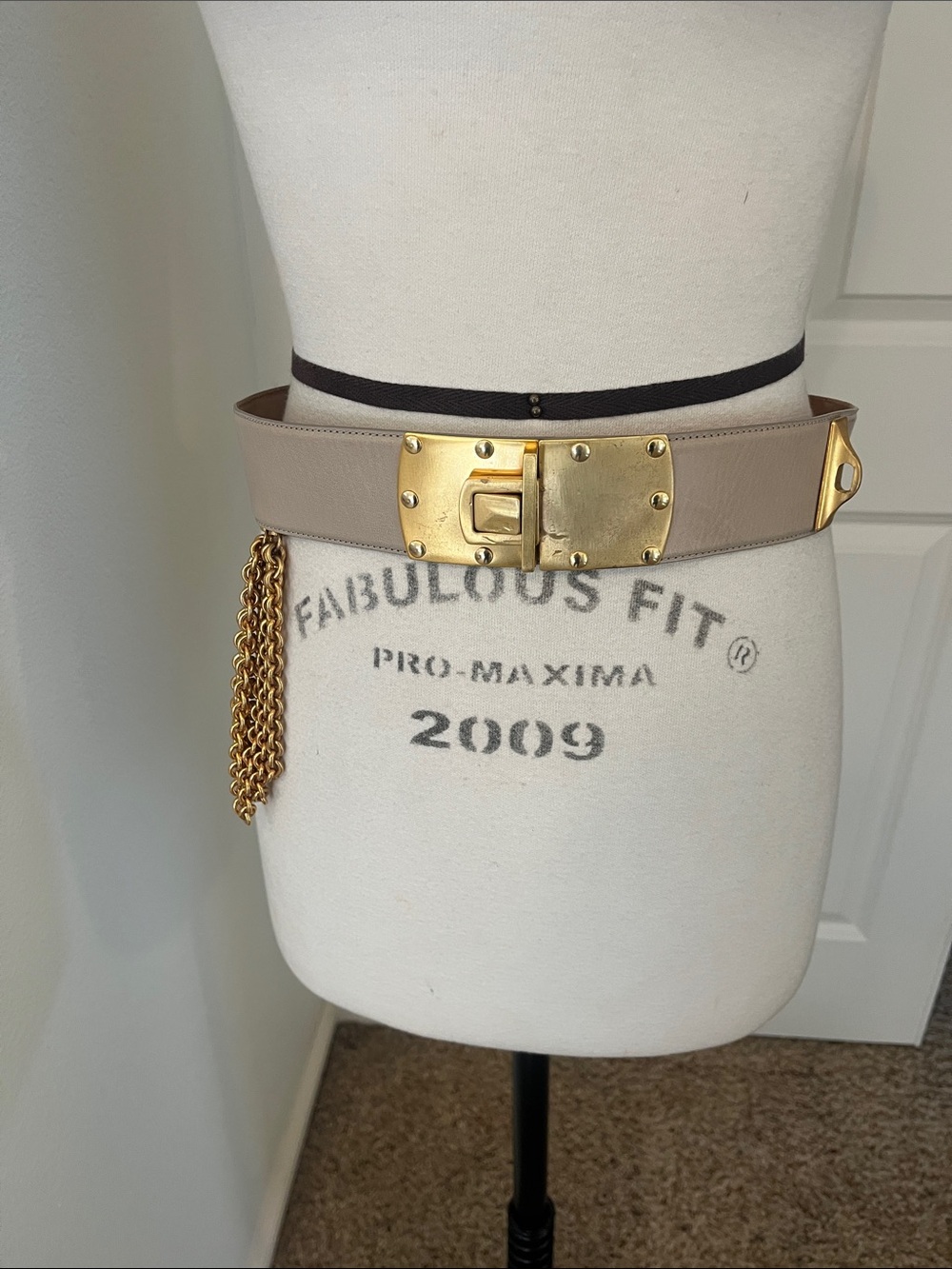 Gold-Tone Hardware Taupe Leather Chain-Accent Donna Karan adjustable belt